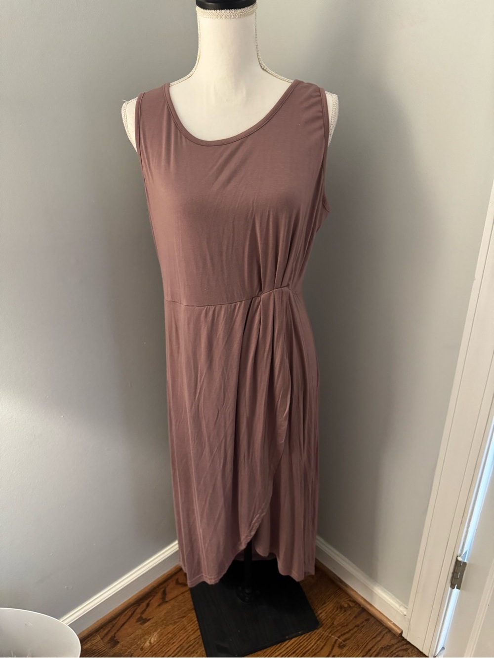 Swagger Mauve Asymmetrical Dress with faux wrap sleeveless. Size L stretchy